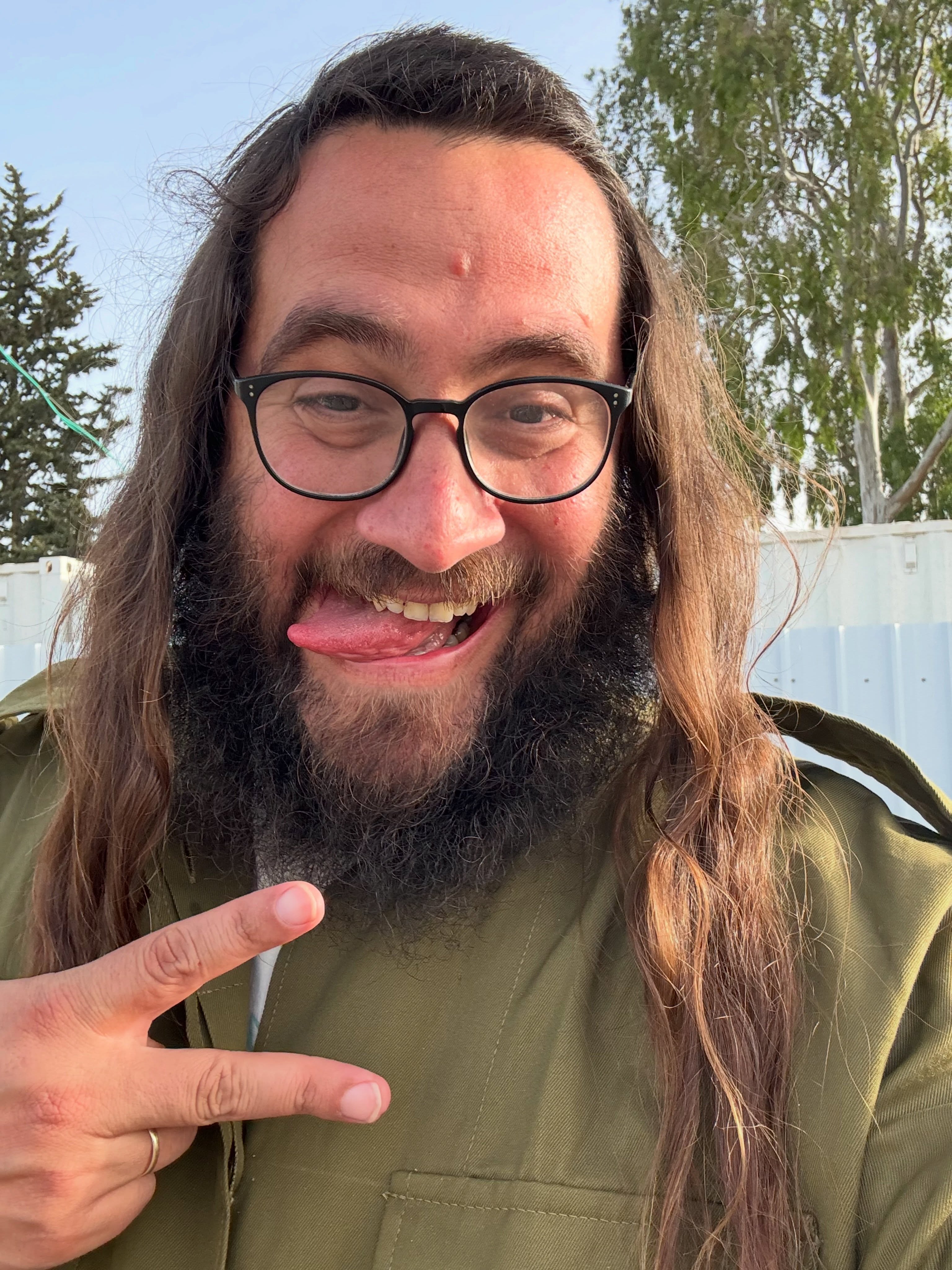 לא מפספסים ניצחון — אפילו עם לשון בחוץ 😅